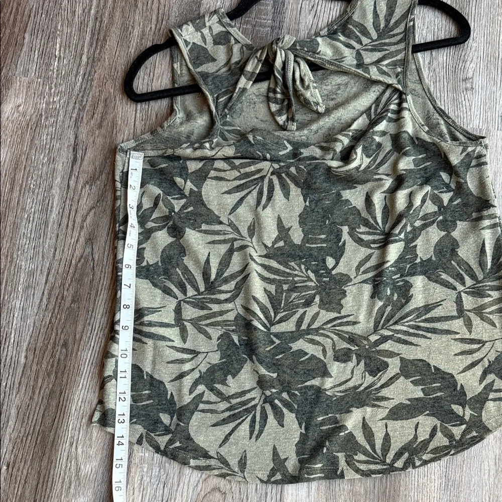 Old Navy Black and Tan Leaf Print Tank Top - Picture 8 of 8